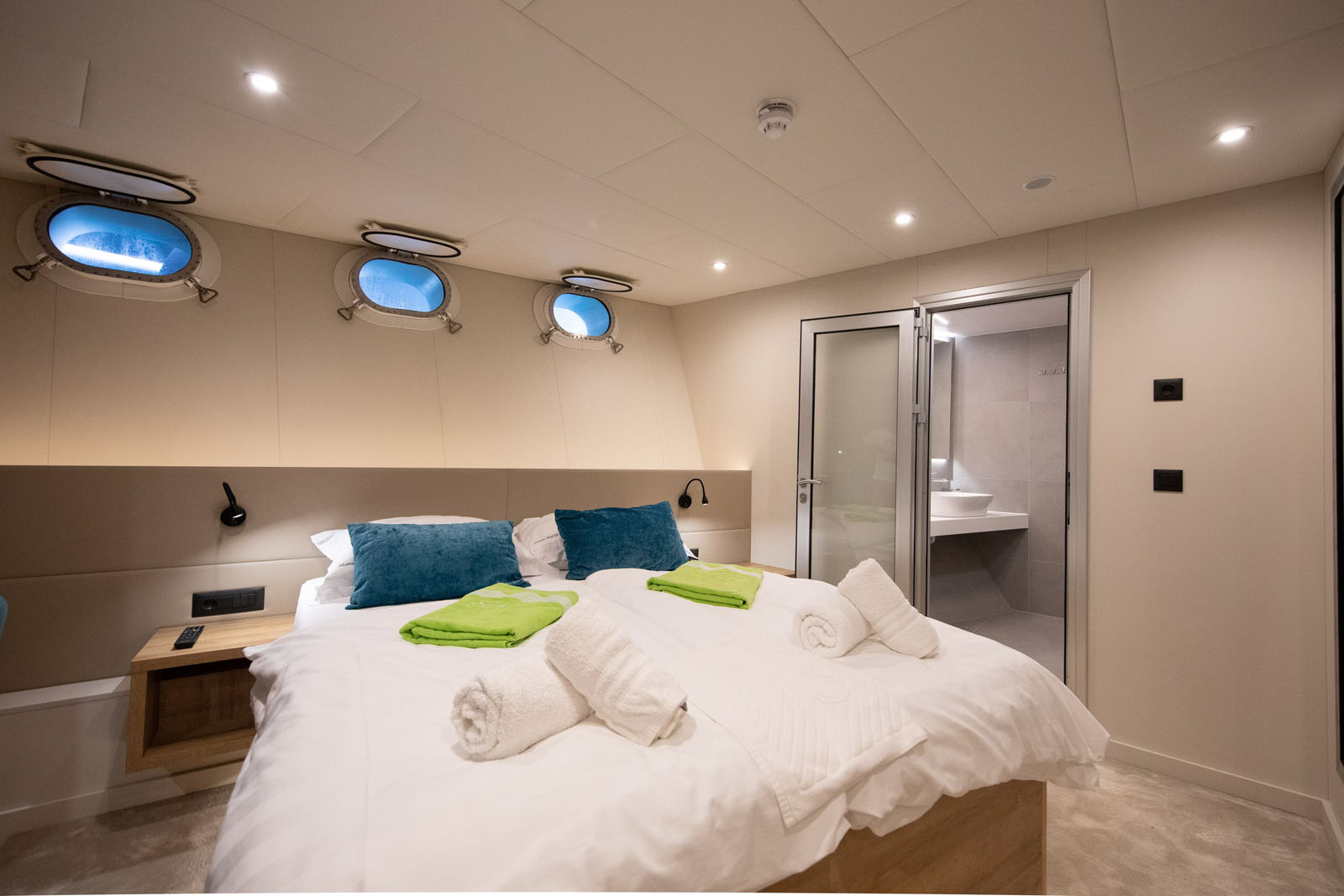 Standard Deck Cabin