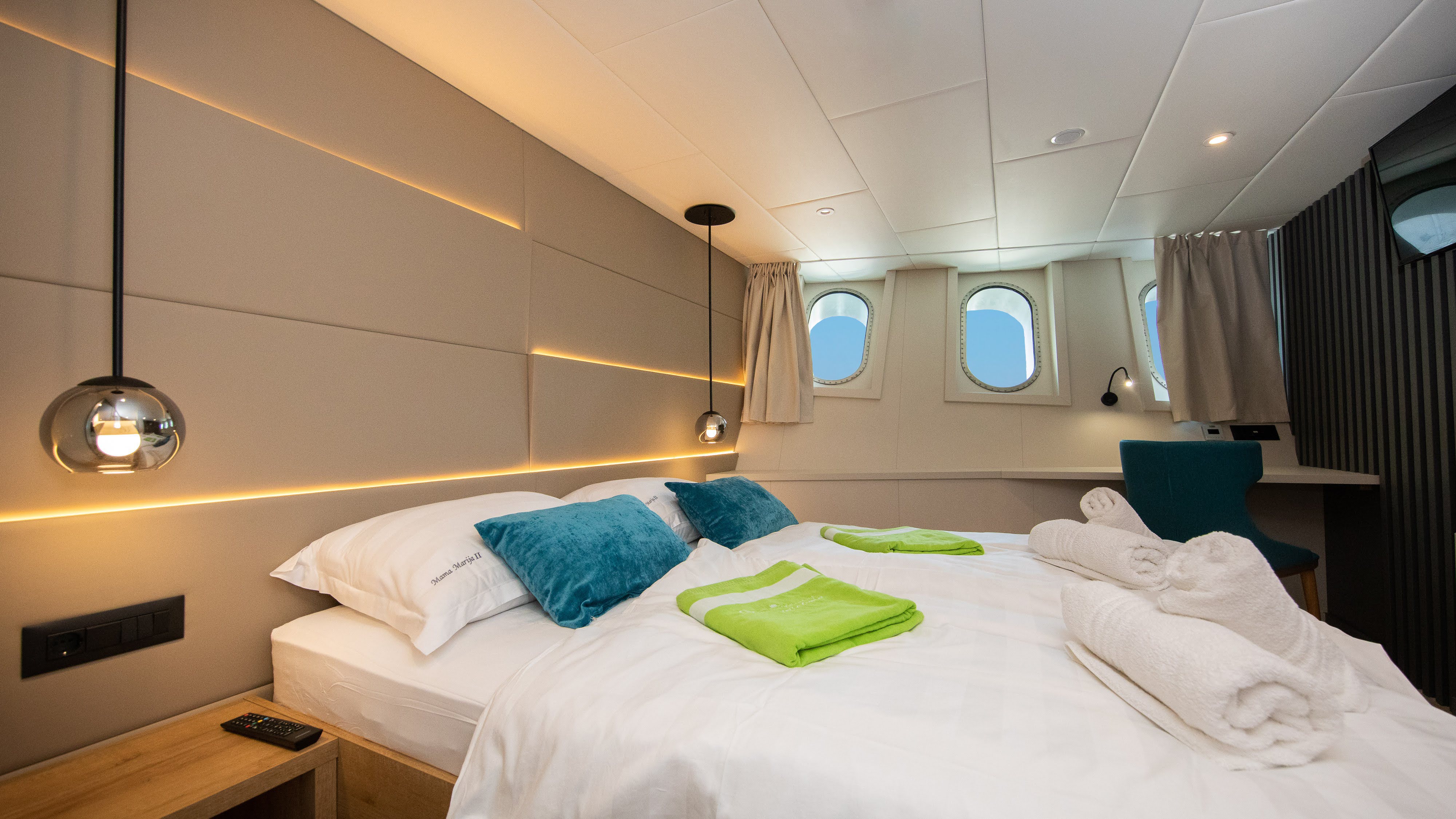 VIP Cabin No. 19