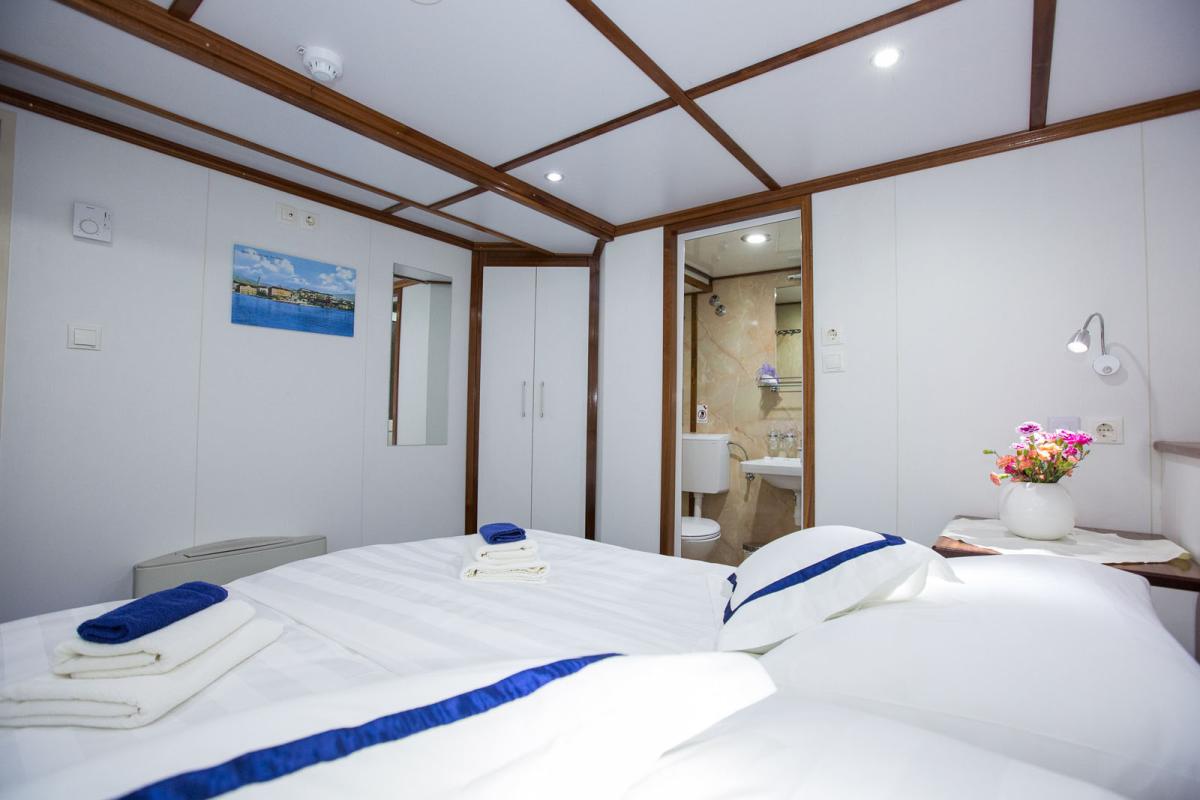 Spl-Cabins Standard deck (2)