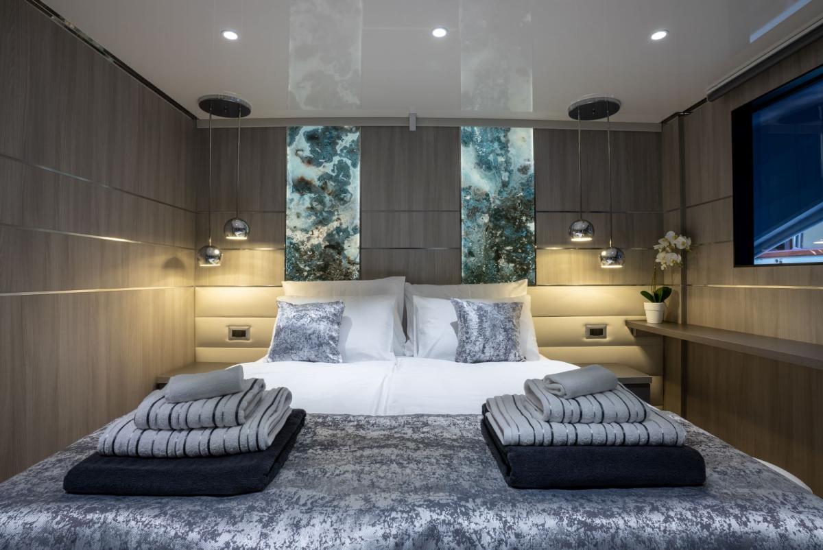 Osc-Cabins-Main-Deck-4