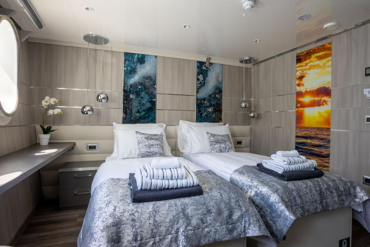 Osc-Cabins-Main-Deck-9